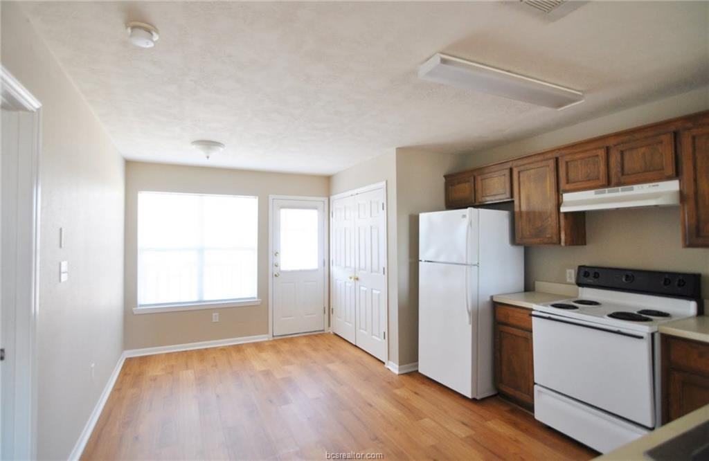 1509 Hollowhill Dr - Photo 2 of 10