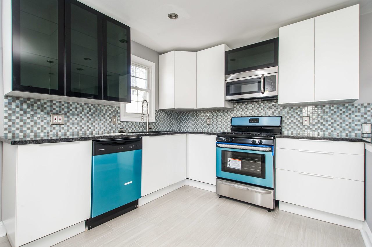 5627 Whitby Rd - Photo 2 of 12