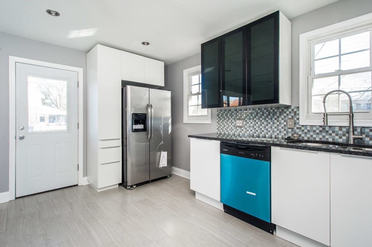 5627 Whitby Rd - Photo 3 of 12