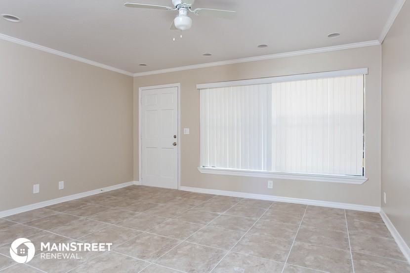 848 Arlington Dr - Photo 2 of 15