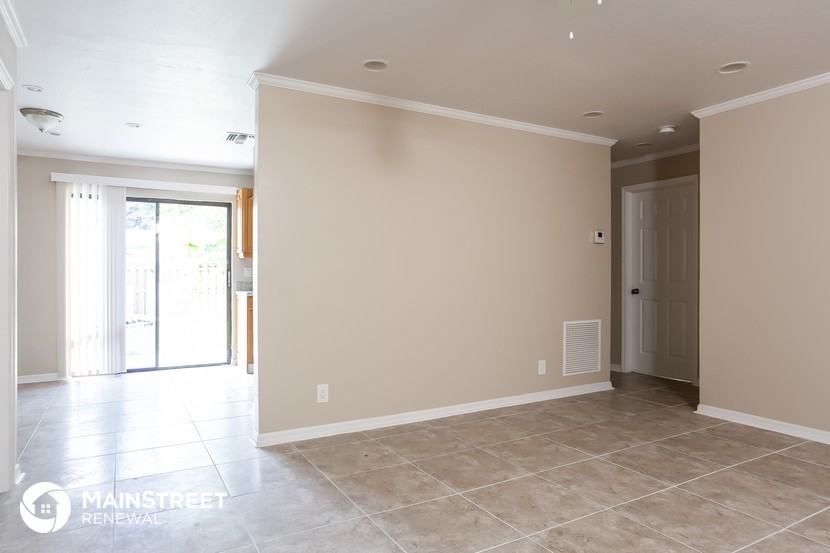 848 Arlington Dr - Photo 3 of 15