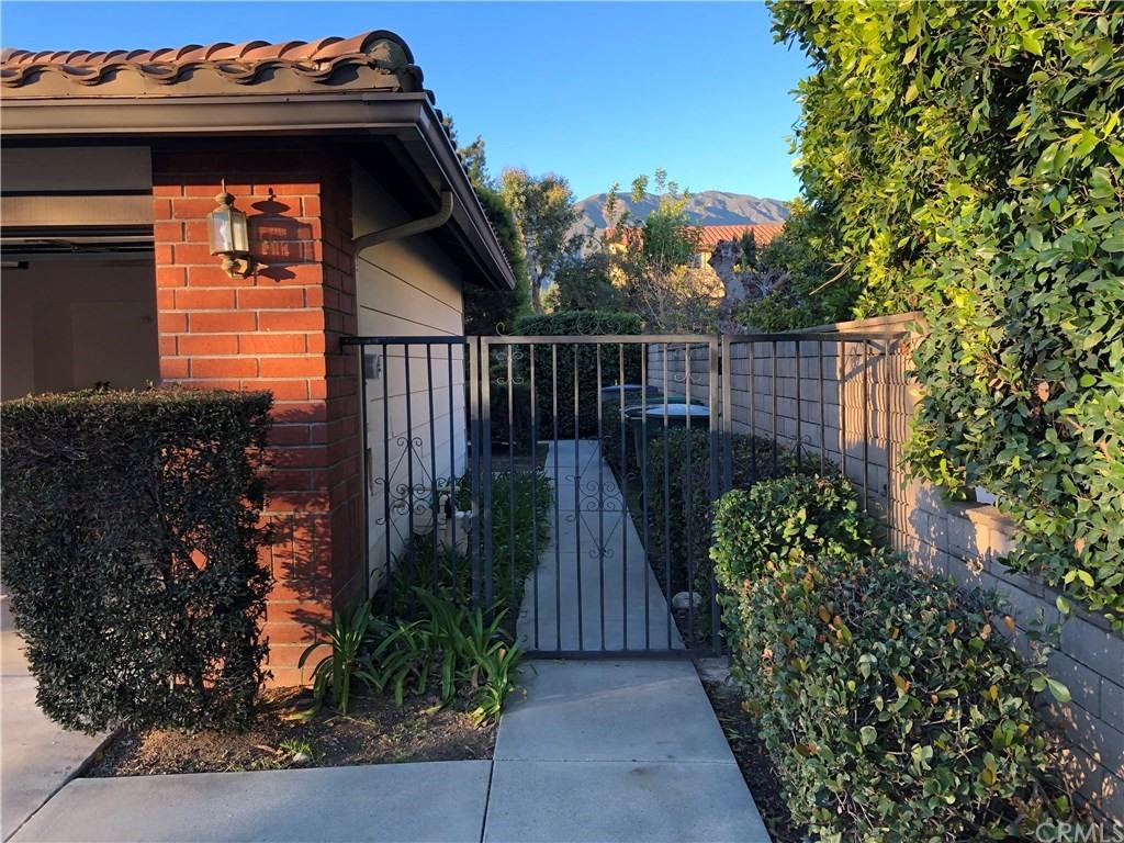 303 E Dunbarton Pl - Photo 2 of 22