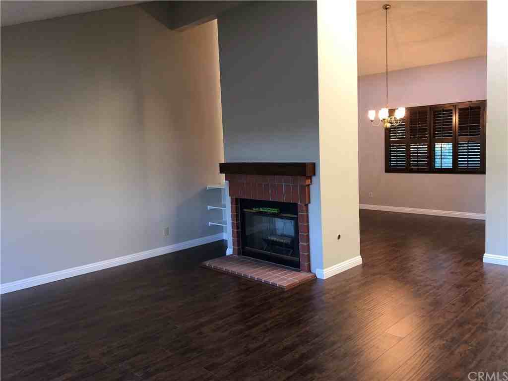 303 E Dunbarton Pl - Photo 3 of 22