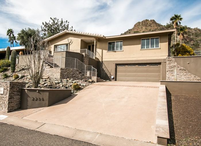 2236 E Belmont Ave - Photo 2 of 35