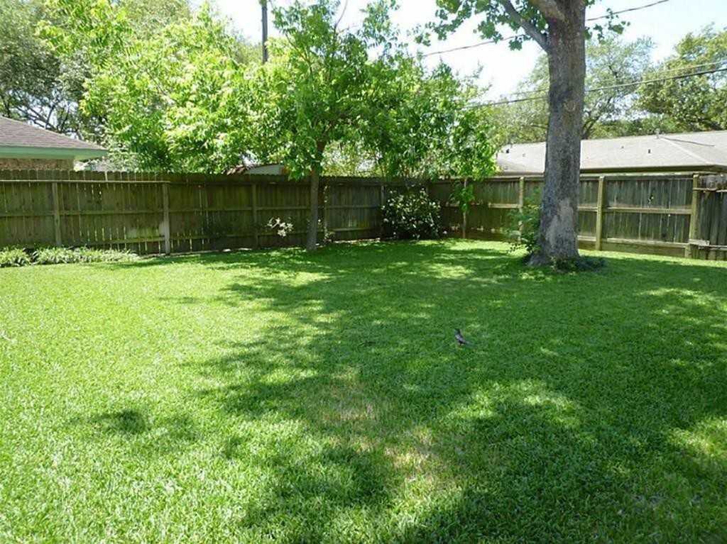 9014 Dunlap St - Photo 3 of 17