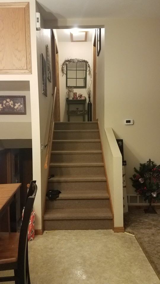 511 S Maple St - Photo 3 of 9