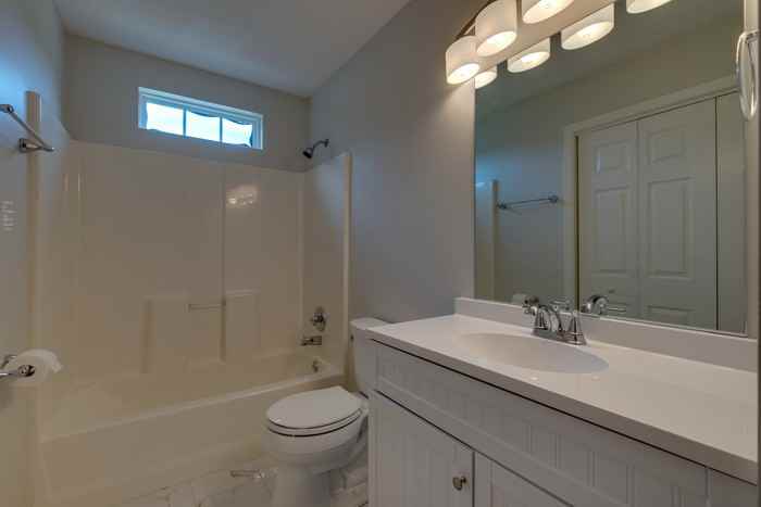 1018 West Eastland Avenue - Photo 2 of 14