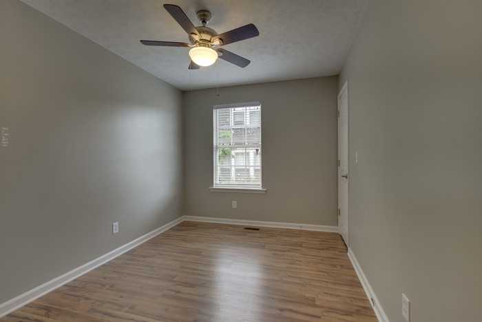 1018 West Eastland Avenue - Photo 3 of 14