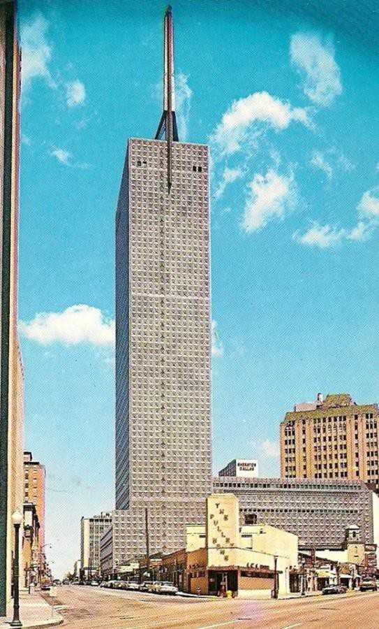 Gables Republic Tower Apartments for Rent 350 N Ervay St Suite 100