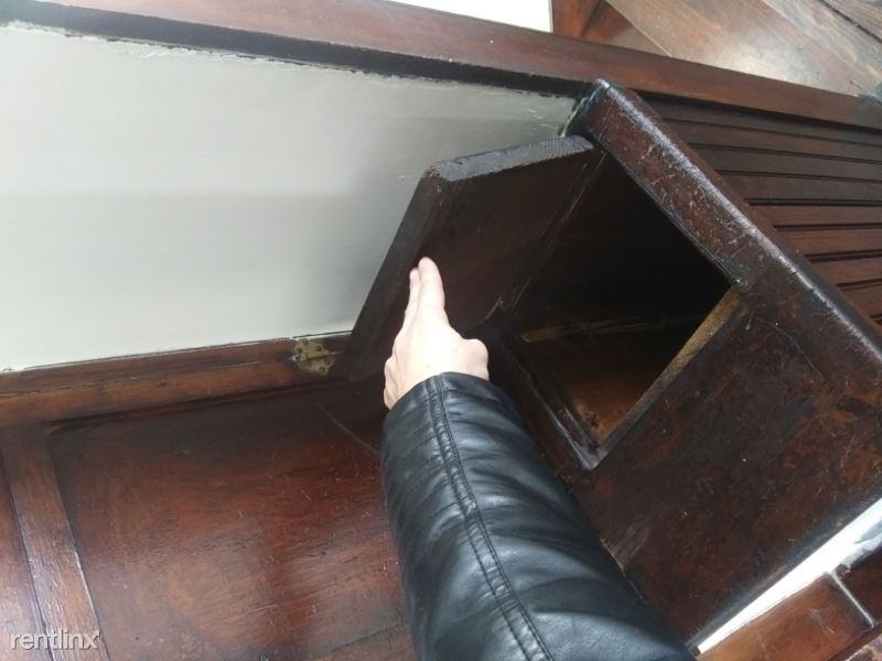 204 Clarendon Ave - Photo 2 of 10