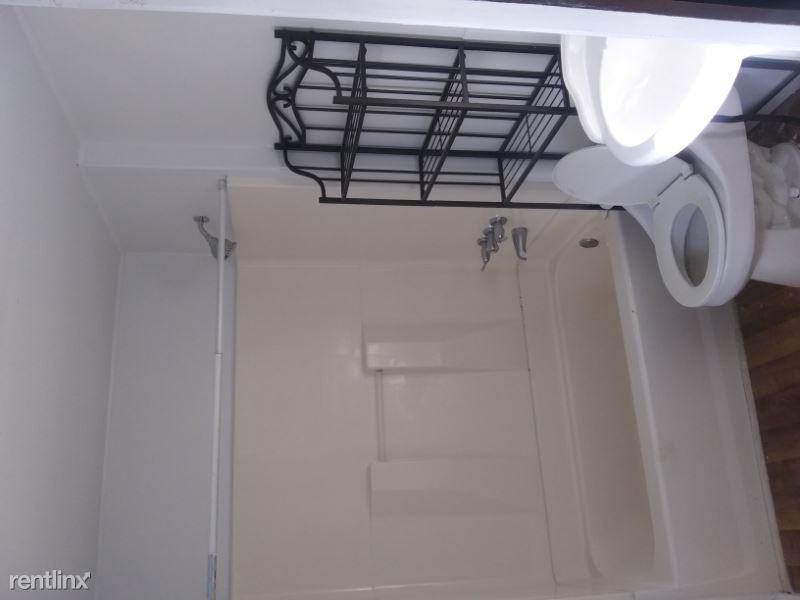 204 Clarendon Ave - Photo 3 of 10