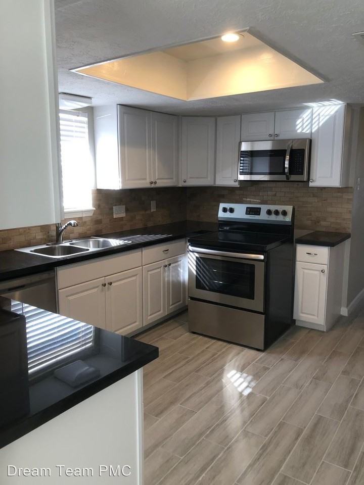 11735 Fawnview Dr - Photo 3 of 16