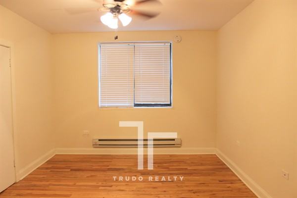 4737 North Hermitage Avenue - Photo 2 of 5