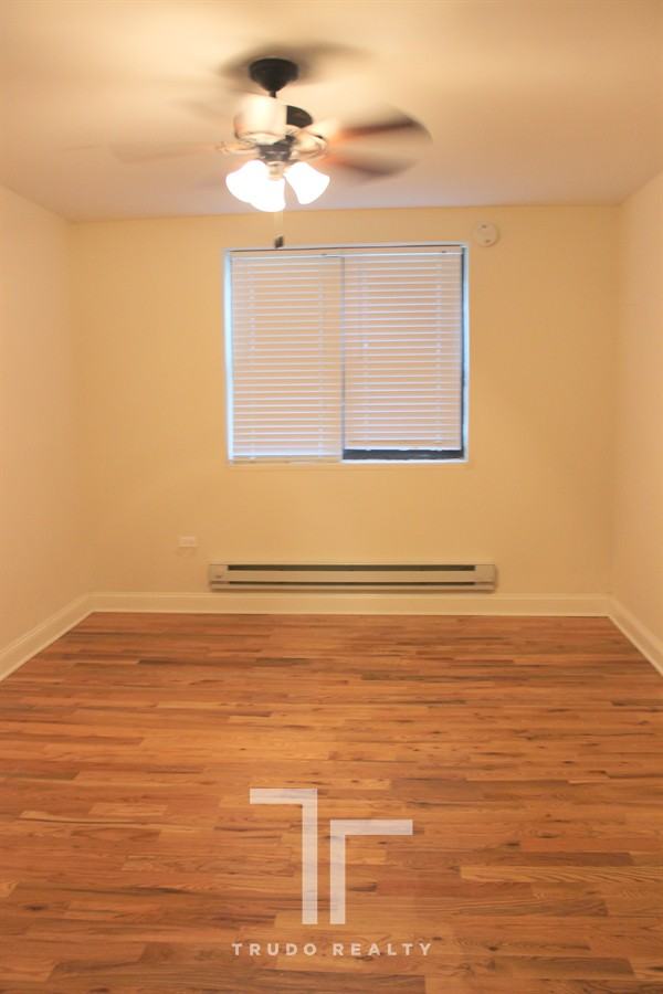 4737 North Hermitage Avenue - Photo 3 of 5