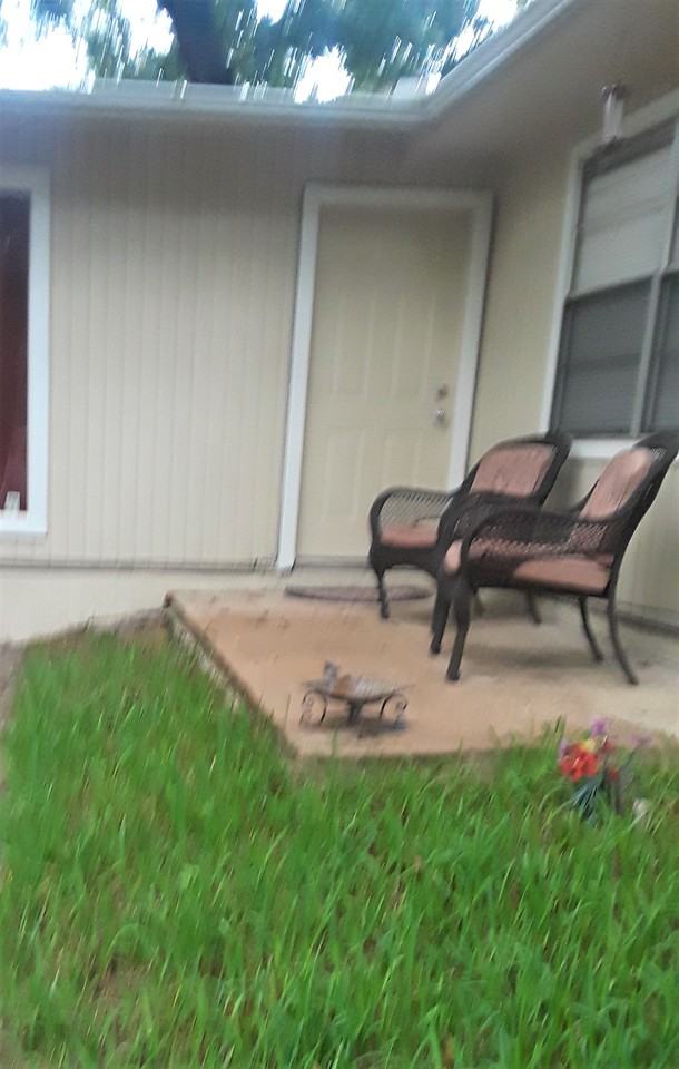 160 Pleasant Hill Ln - Photo 2 of 11