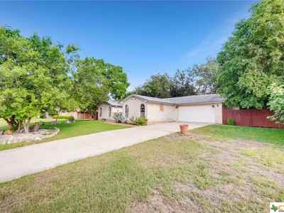 420 Sagecrest Dr - Photo 3 of 18