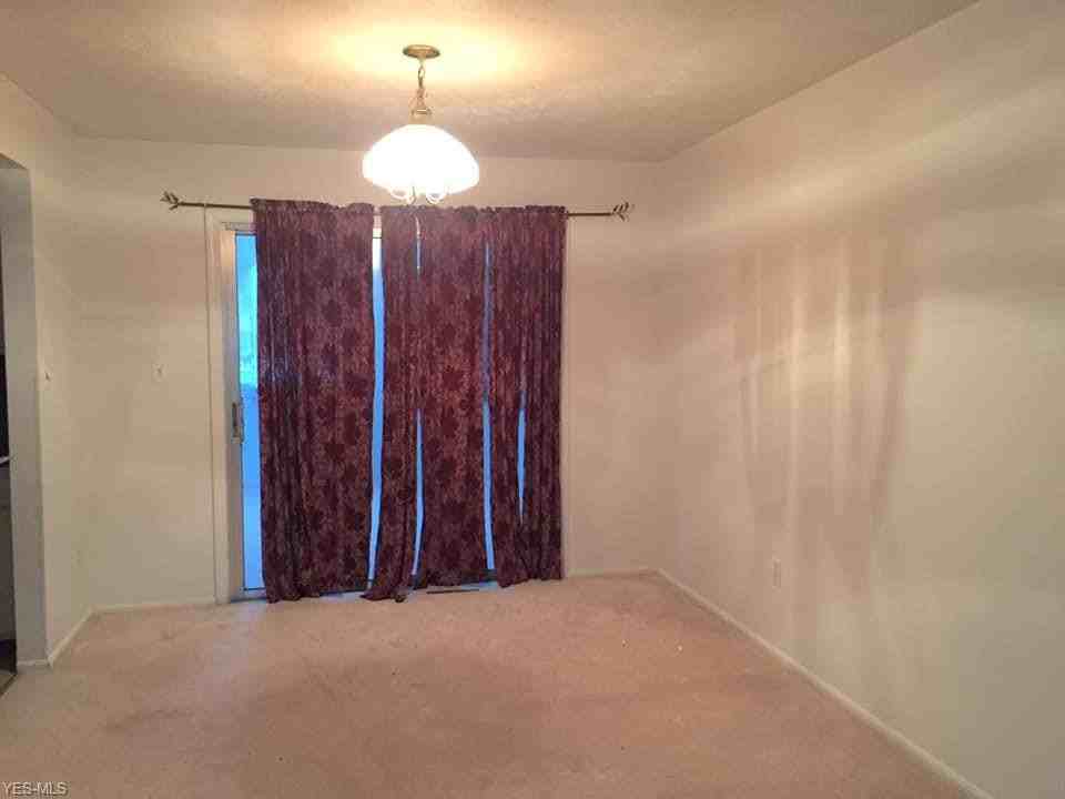 217 Washington Dr - Photo 3 of 5