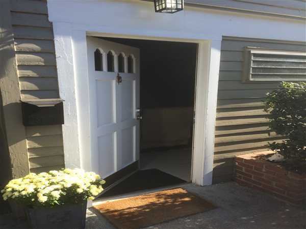 3555 Habersham Rd NW - Photo 3 of 7