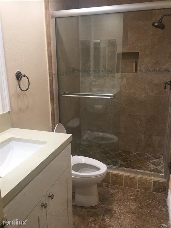 1 Oaktree Ln - Photo 3 of 17