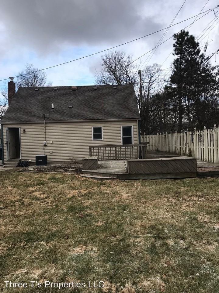 125 Wallace St - Photo 2 of 6