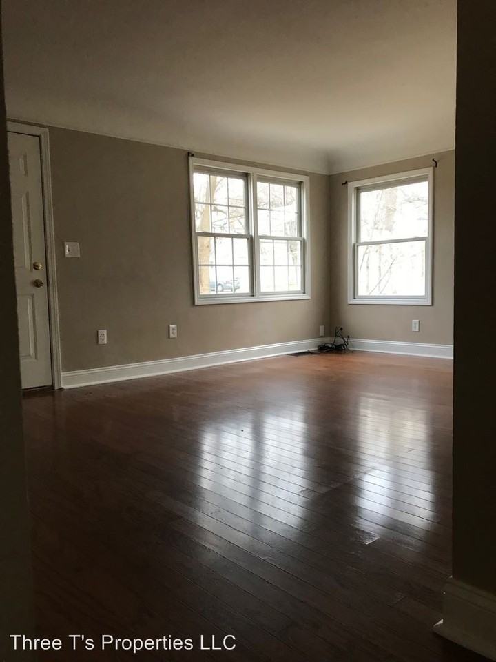 125 Wallace St - Photo 3 of 6