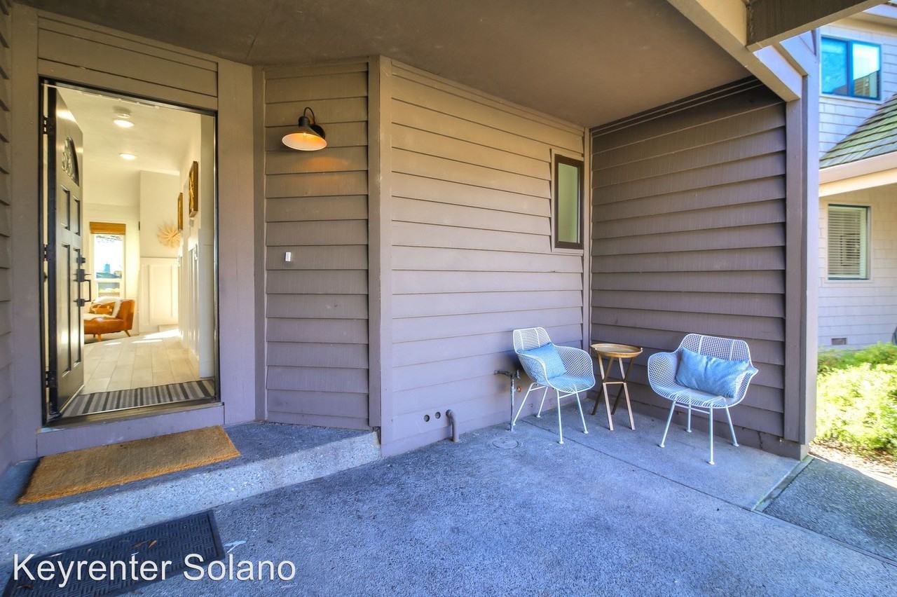 1885 Carignan Way - Photo 3 of 14