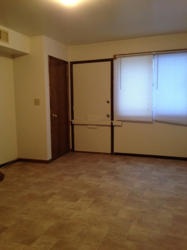 8931 N Swan Rd - Photo 3 of 12