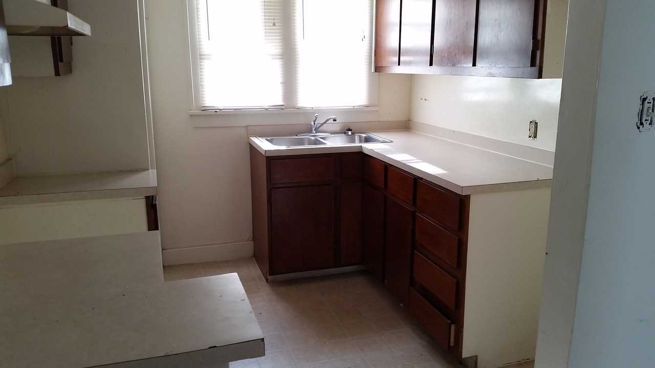 1636 E Moore St - Photo 2 of 5