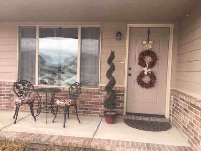 1403 Aster St - Photo 2 of 12