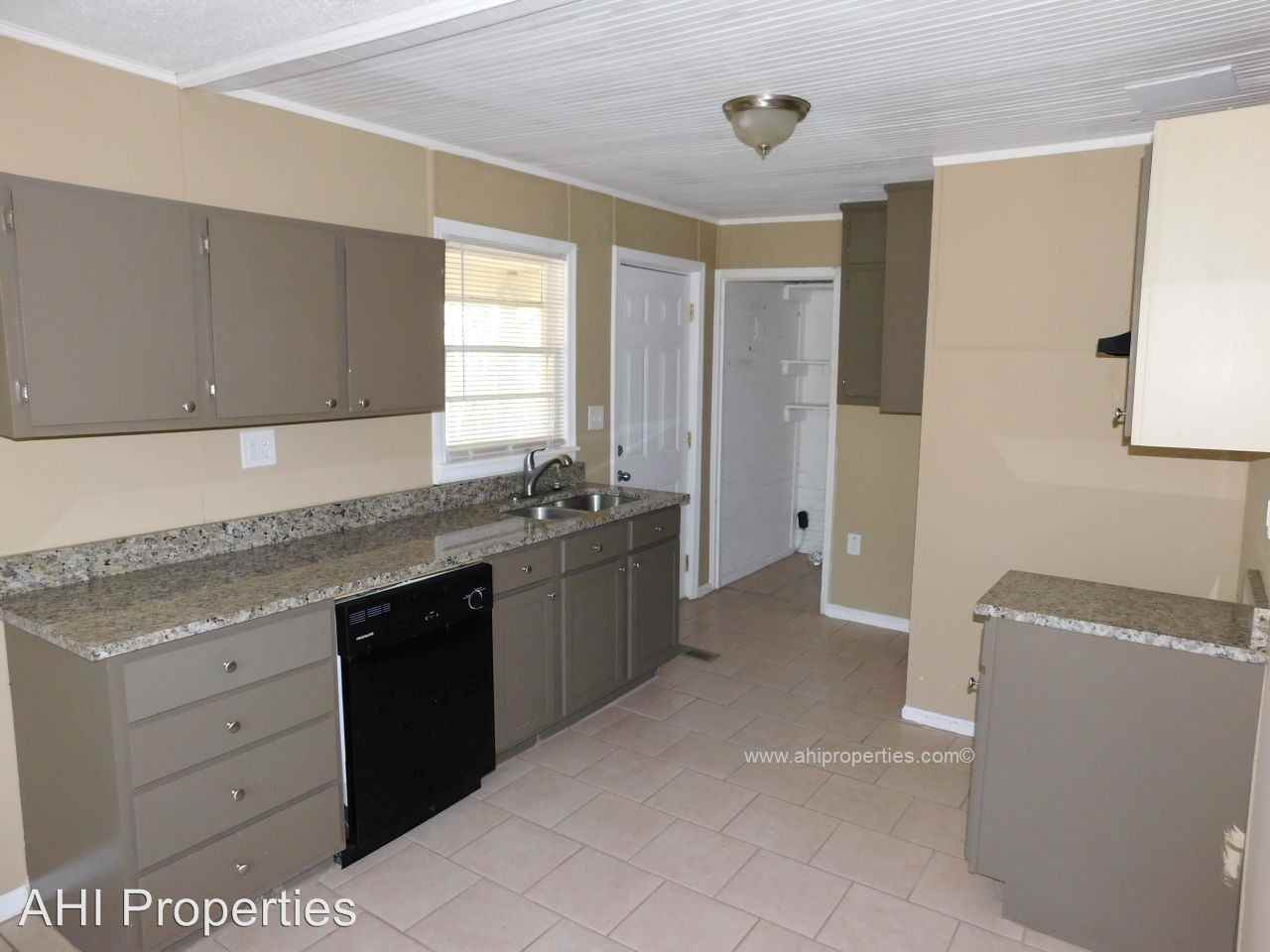 2191 Old Alton Rd - Photo 3 of 7