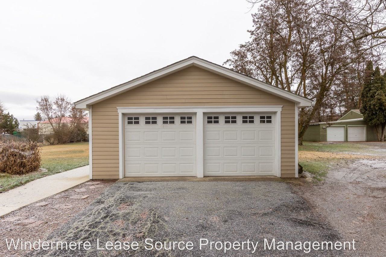 10204 N Wellen Ln - Photo 2 of 20