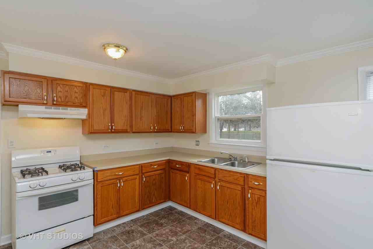 12409 S Green St #1 - Photo 3 of 10