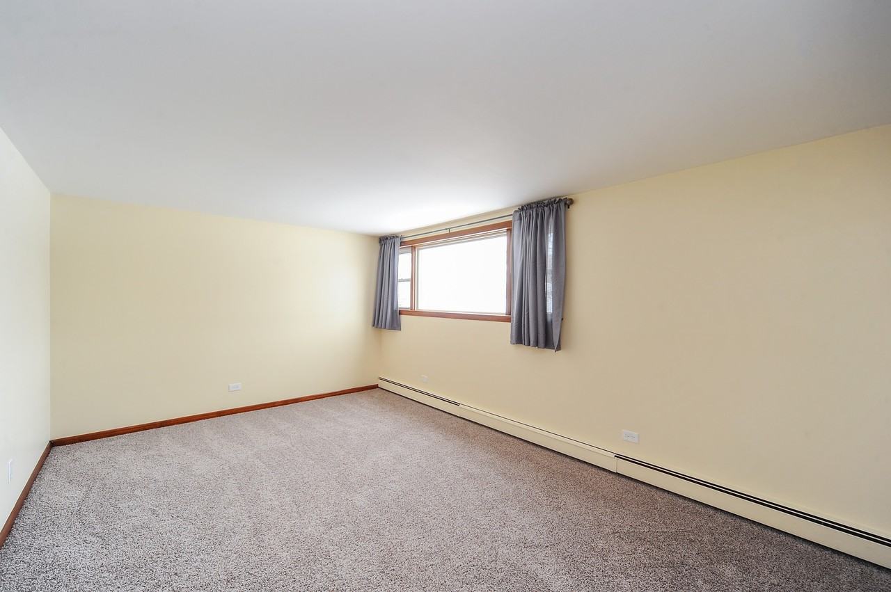 326 Washington Ave - Photo 3 of 9