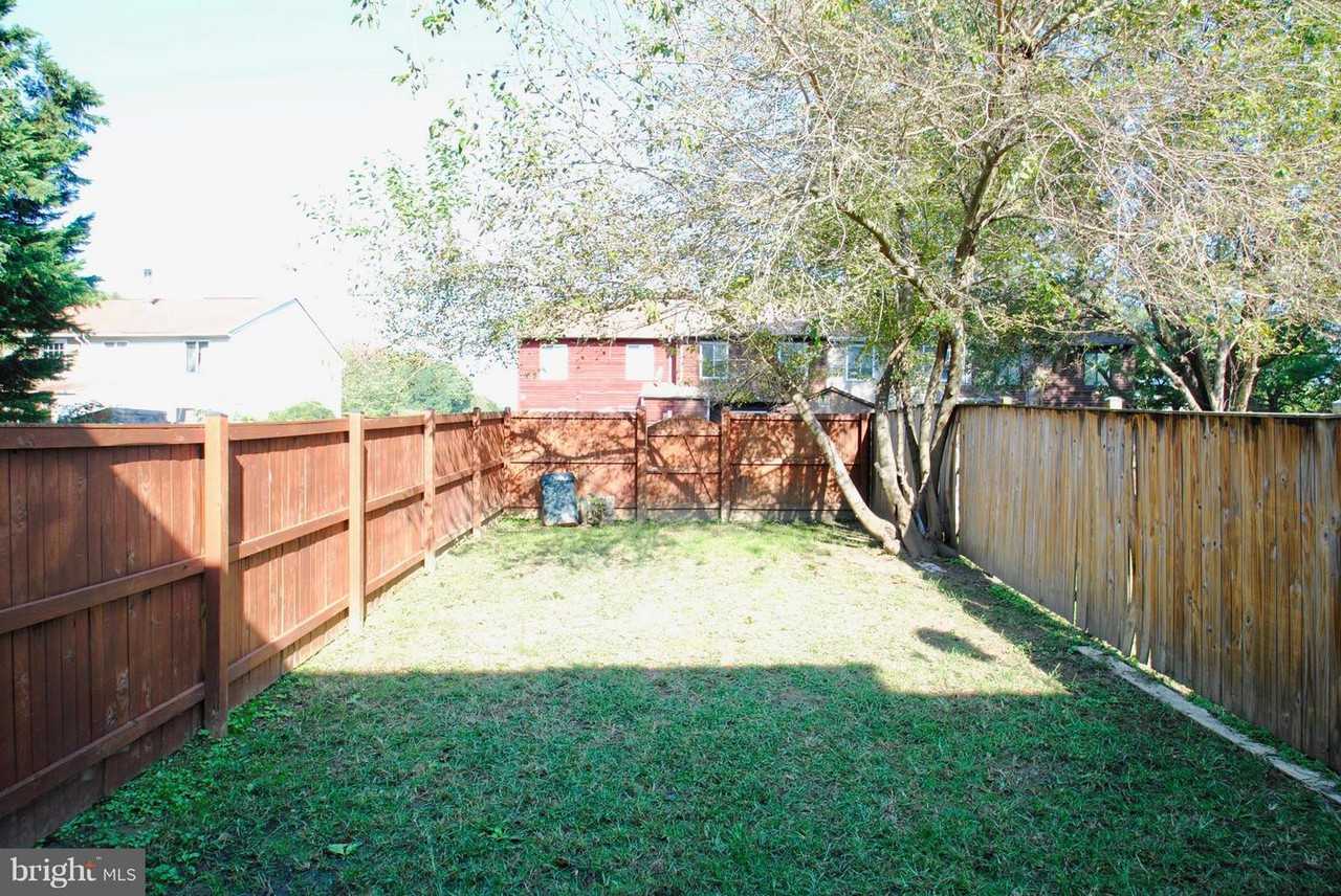 1706 Woodtree Cir - Photo 2 of 10