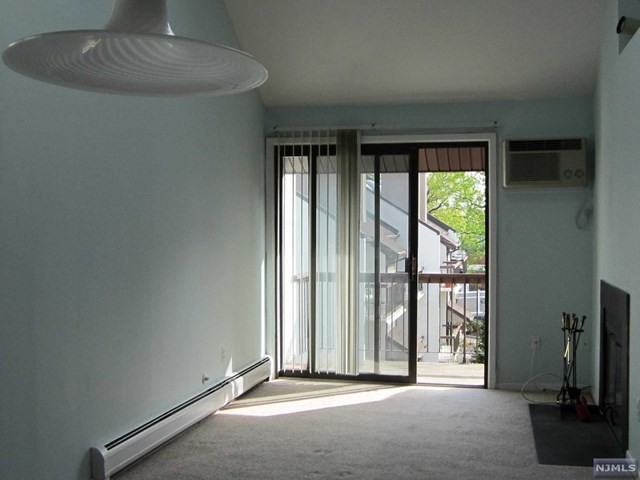 312 Hackensack St - Photo 3 of 17