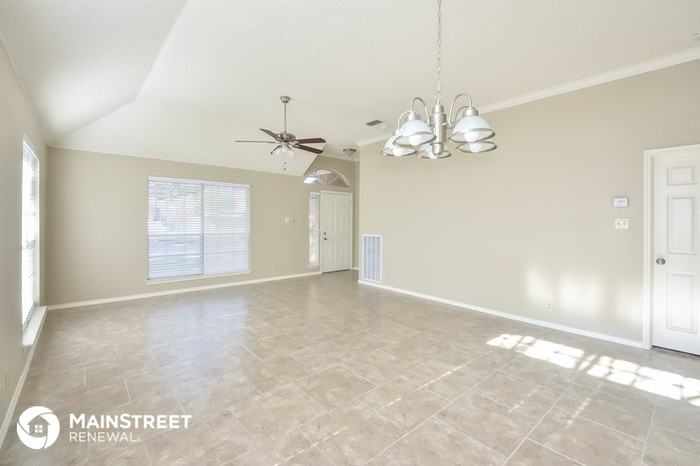 10743 Mustang Ridge - Photo 3 of 14