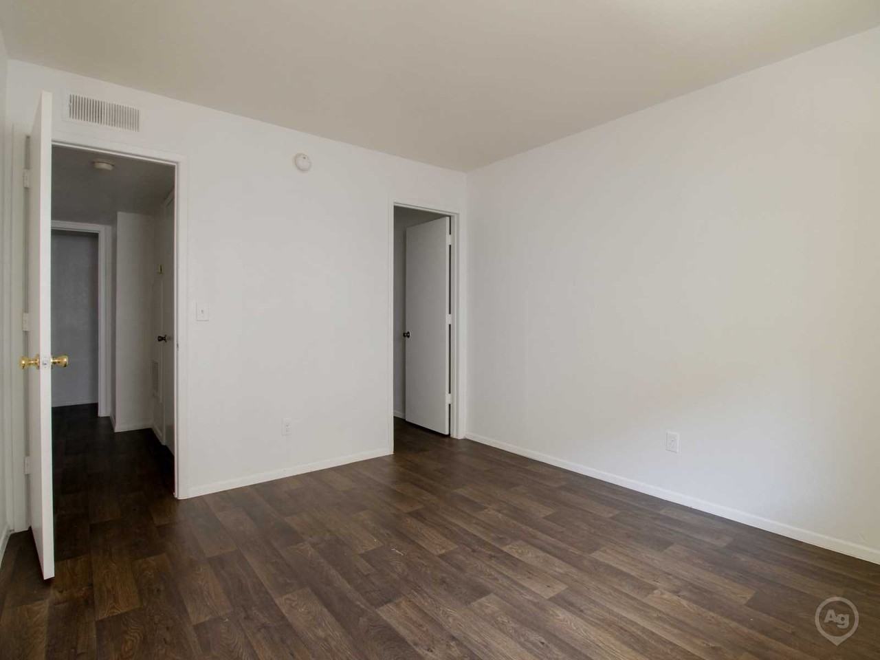 6801 North 25th Drive - Photo 2 of 18