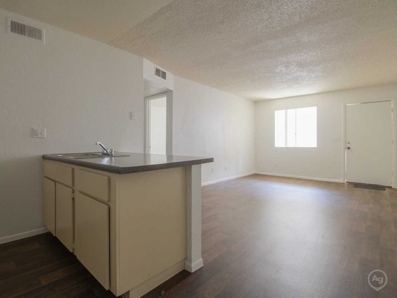 6801 North 25th Drive - Photo 3 of 18