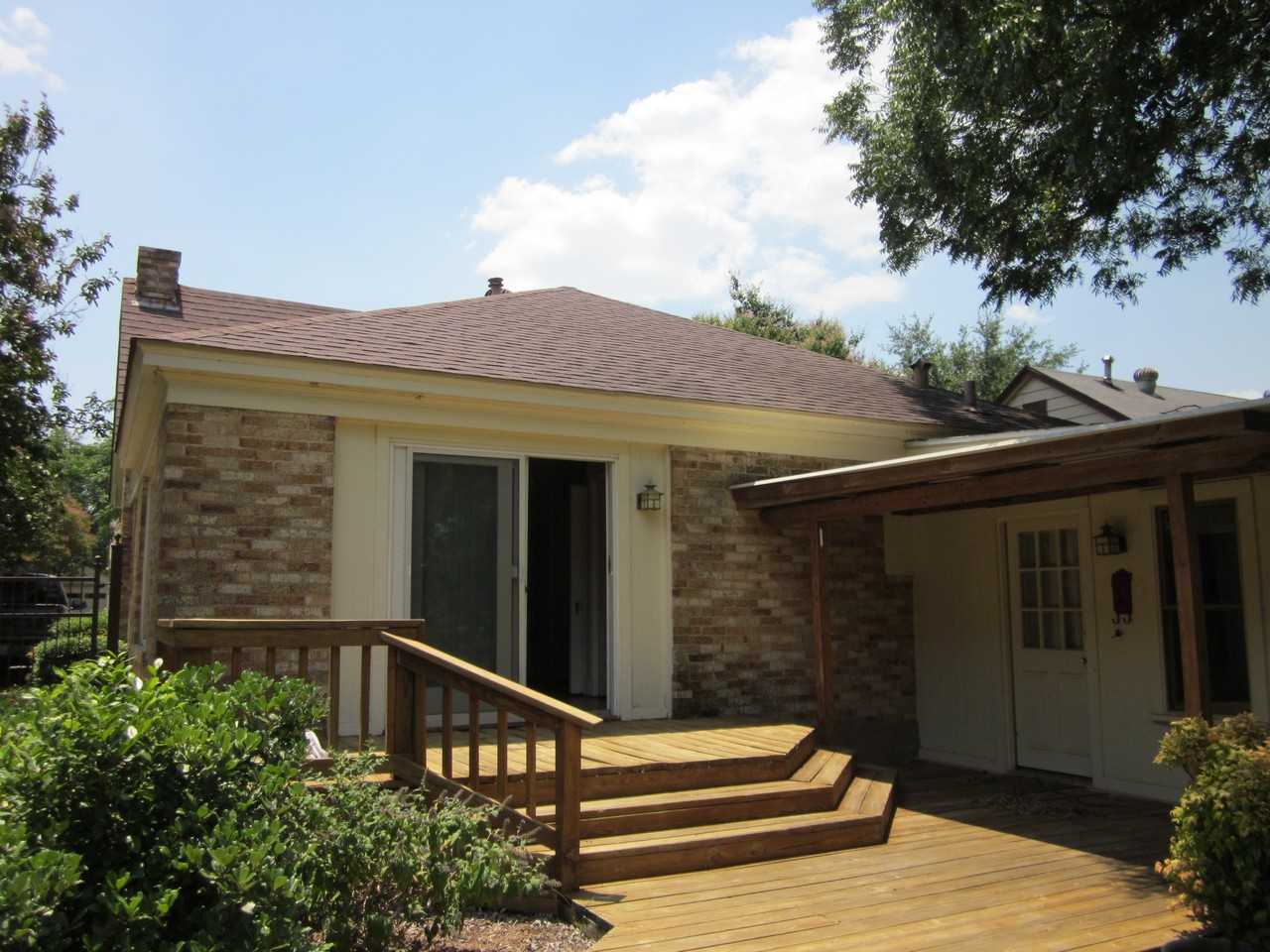 2815 Ivandell Avenue - Photo 2 of 8