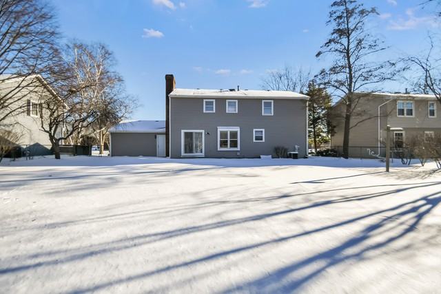 529 Warwick Dr - Photo 3 of 33