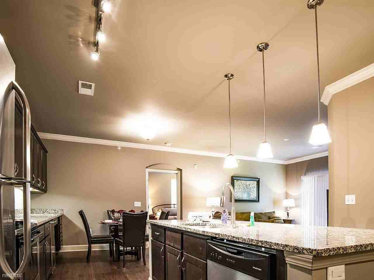 4127 12th Ave NE - Photo 3 of 7