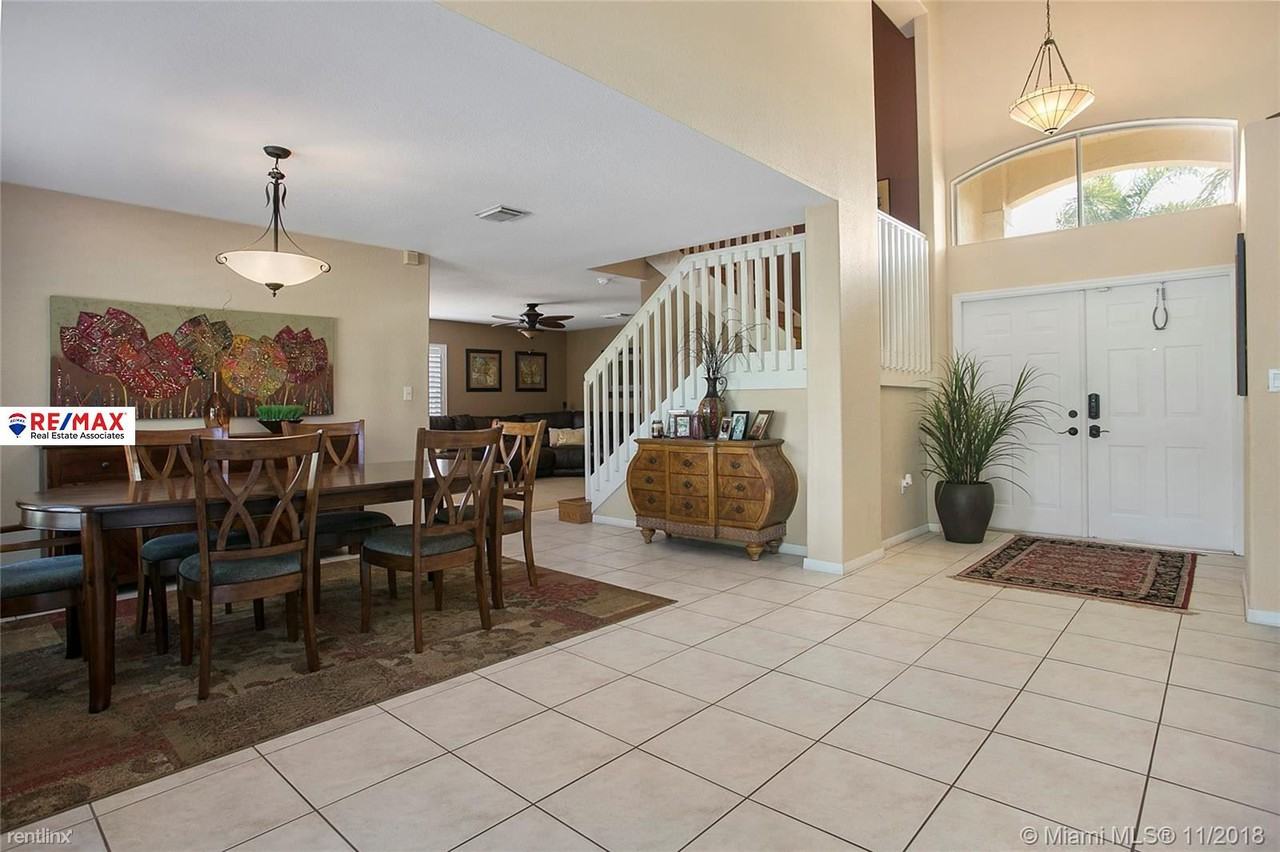 19372 NW 24th Pl - Photo 3 of 27