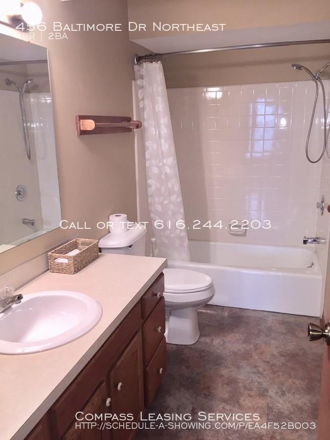 456 Baltimore Dr NE - Photo 3 of 35