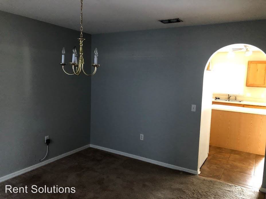 3201 Bellericay Ln - Photo 3 of 11