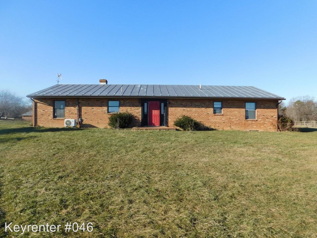 1373 Middlebrook Rd - Photo 2 of 47