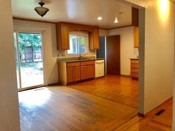 1910 Marian Ln - Photo 2 of 6