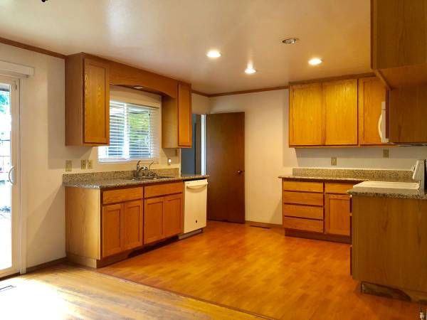 1910 Marian Ln - Photo 3 of 6