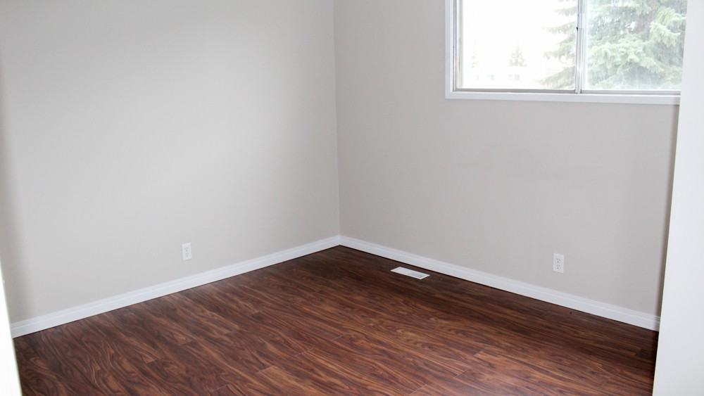 15 Blackthorn Bay Northeast #4 - Photo 3 of 9