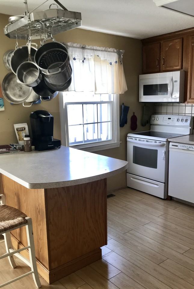 838 Long Hill Rd - Photo 3 of 5