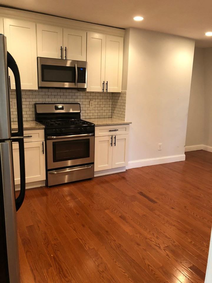 204 Lexington Street ##3 - Photo 3 of 9